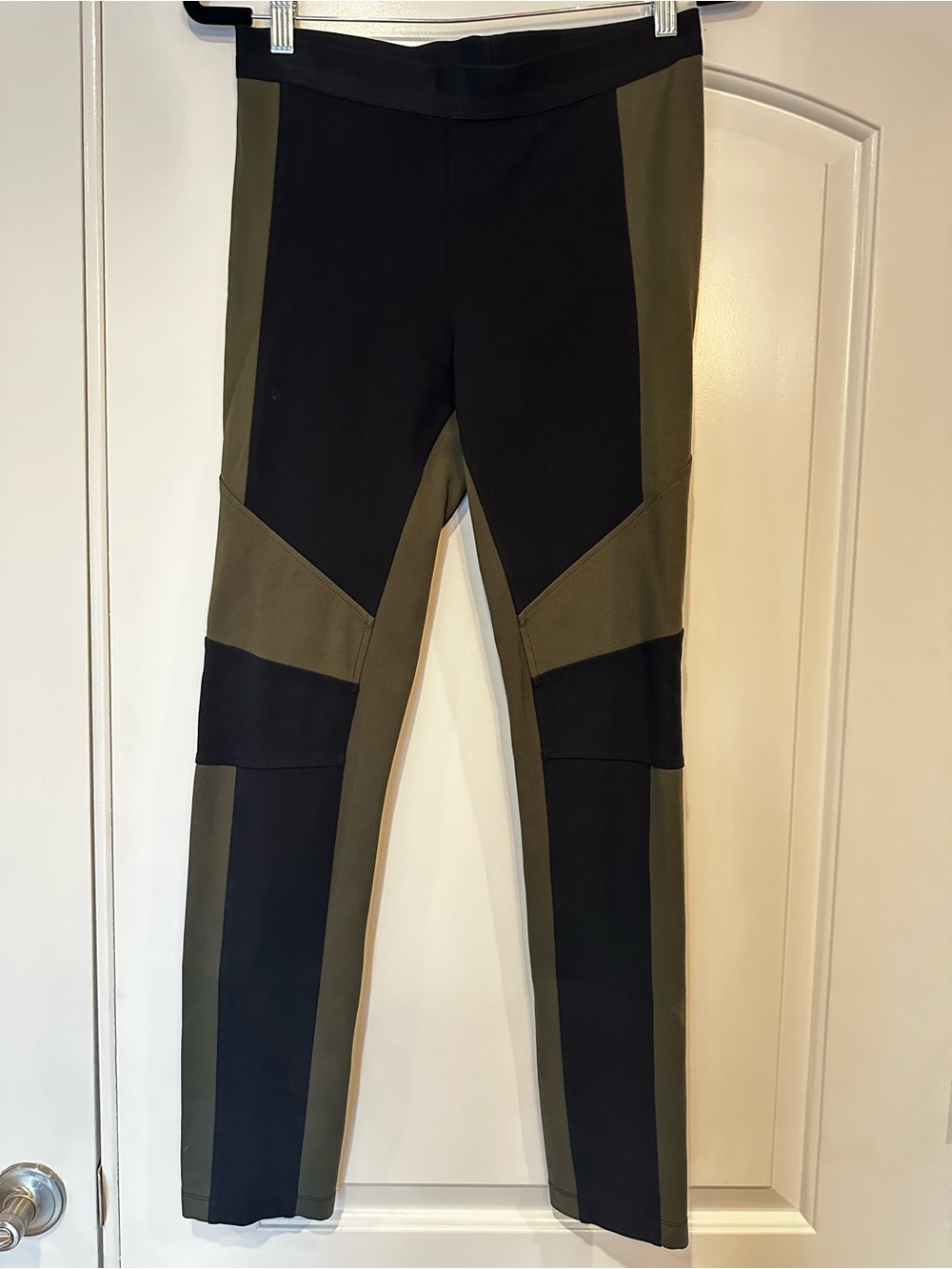 BCBGMaxAzria Olive and Black Colorblock Legging Pants